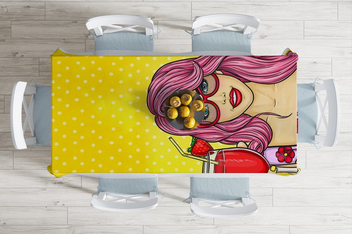 Sarı Zeminli Popart Girl Desenli Dekoratif Leke Tutmaz Masa Örtüsü Realhomes