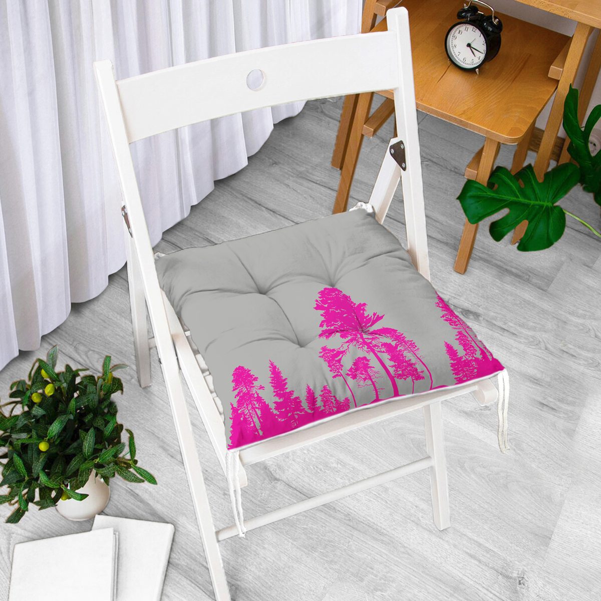 RealHomes Gri Zeminde Fuşya Ağaç Tasarımlı Dekoratif Pofuduk Sandalye Minderi Realhomes