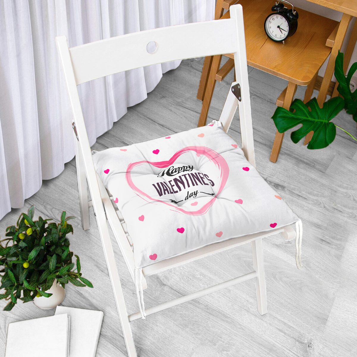 Kalp Motifli Happy Valentine's Day Dijital Baskılı Pofuduk Sandalye Minderi Realhomes