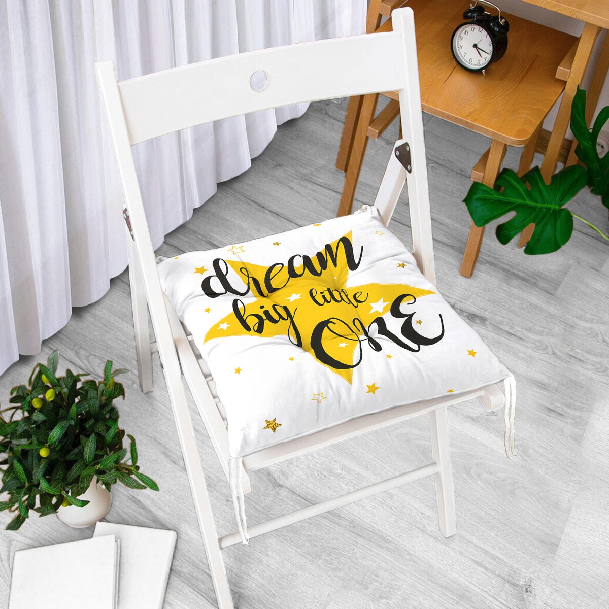 Dream Big Little One Yazılı Yıldız Desenli Dijital Baskılı Pofuduk Sandalye Minderi Realhomes