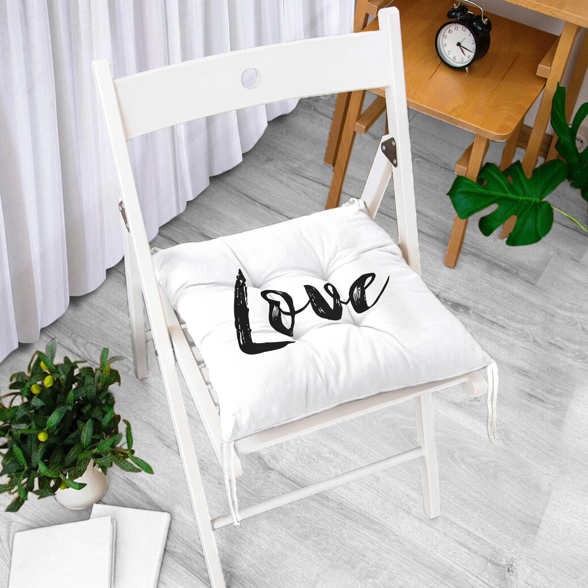 Love Yazı Desenli Dijital Baskılı Modern Pofuduk Sandalye Minderi Realhomes