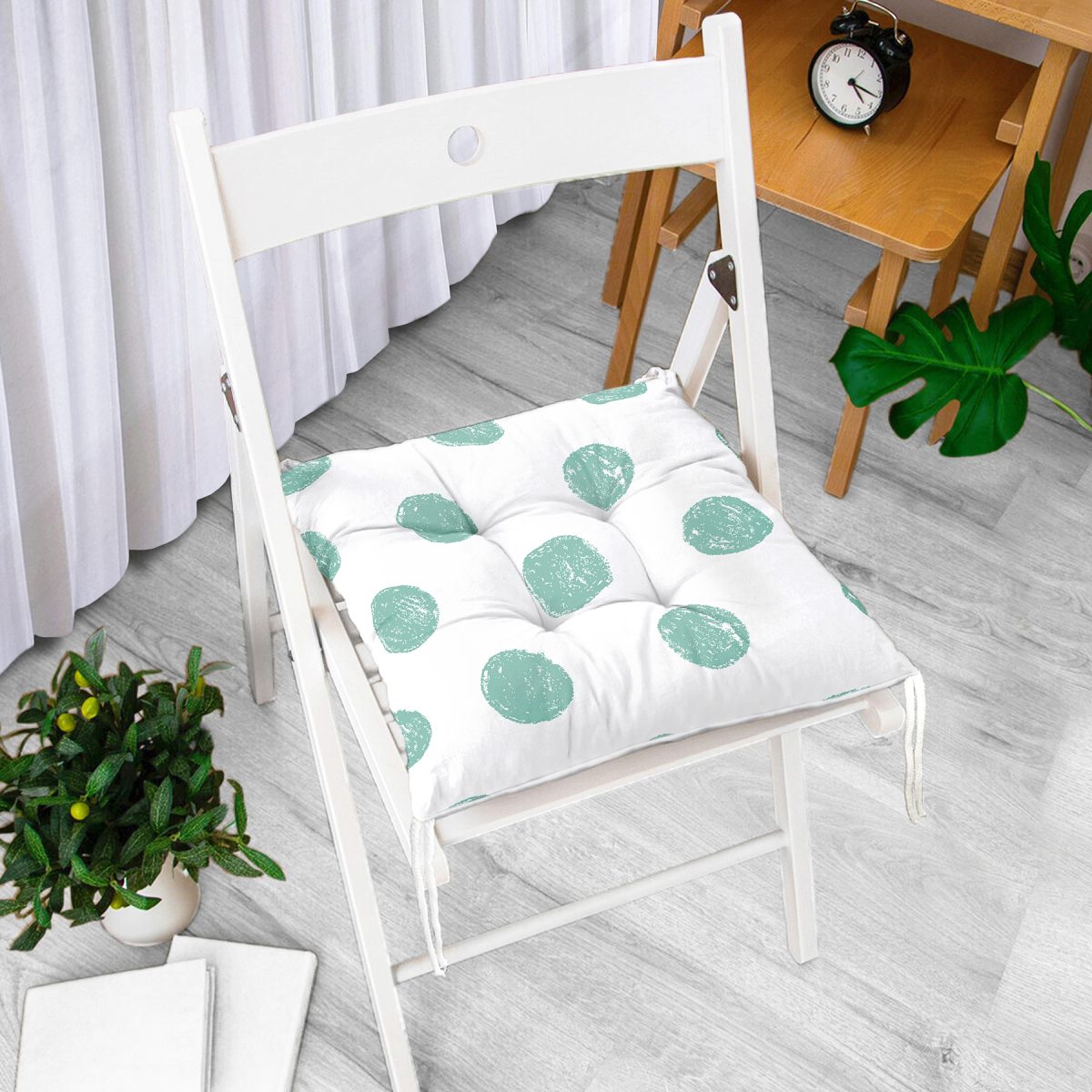 Mint Yeşili Puantiyeli Dijital Baskılı Modern Pofuduk Sandalye Minderi Realhomes