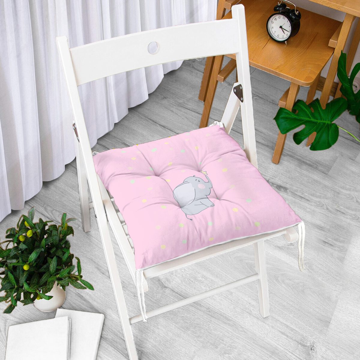 Pembe Zemin Sevimli Fil Baby Shower Tasarımlı Çocuk Odası Pofuduk Sandalye Minderi Realhomes