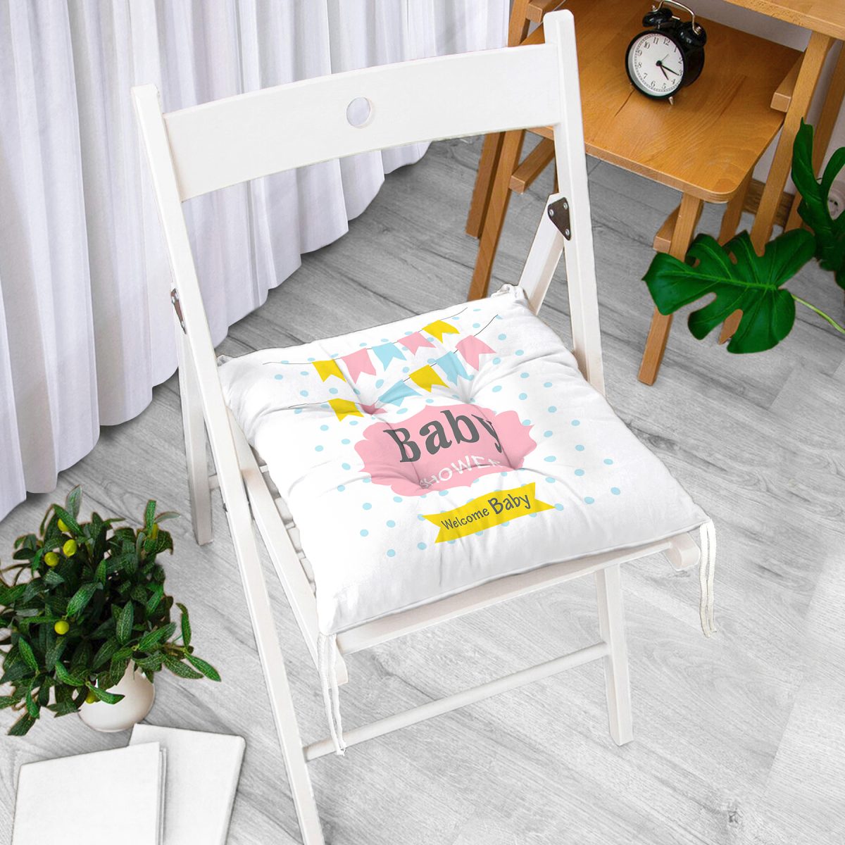 Beyaz Zemin Baby Shower Temalı Özel Tasarımlı Dijital Baskılı Çocuk Odası Pofuduk Sandalye Minderi Realhomes