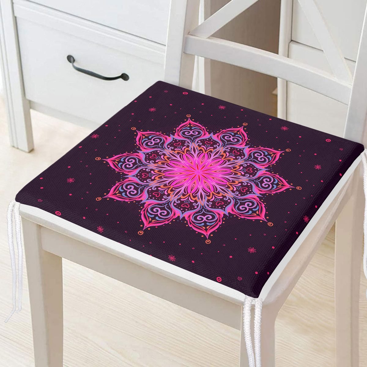 Siyah Zeminde Pembe Neon Mandala Desenli Dekoratif Fermuarlı Sandalye Minderi Realhomes