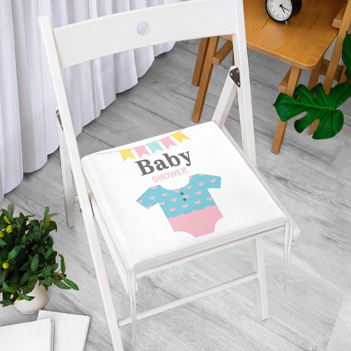 Beyaz Zemin Bebek Kıyafeti Baby Shower Tasarımlı Dijital Baskılı Çocuk Odası Fermuarlı Sandalye Minderi Realhomes