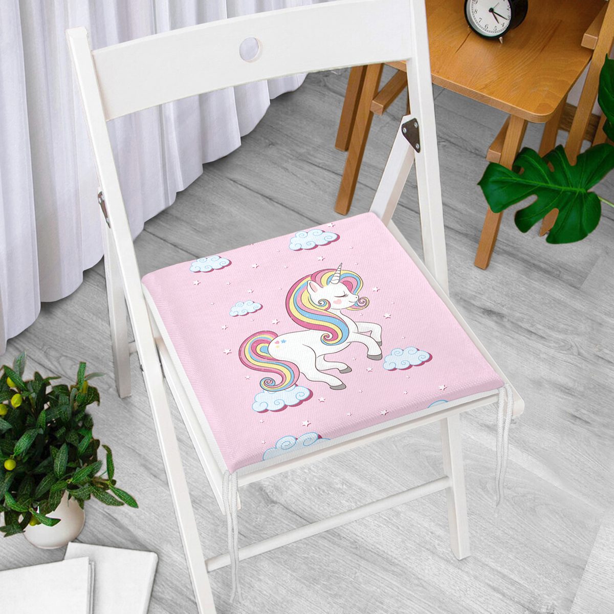 Pembe Zeminde Uyuyan Unicorn Desenli Dijital Baskılı Modern Fermuarlı Sandalye Minderi Realhomes