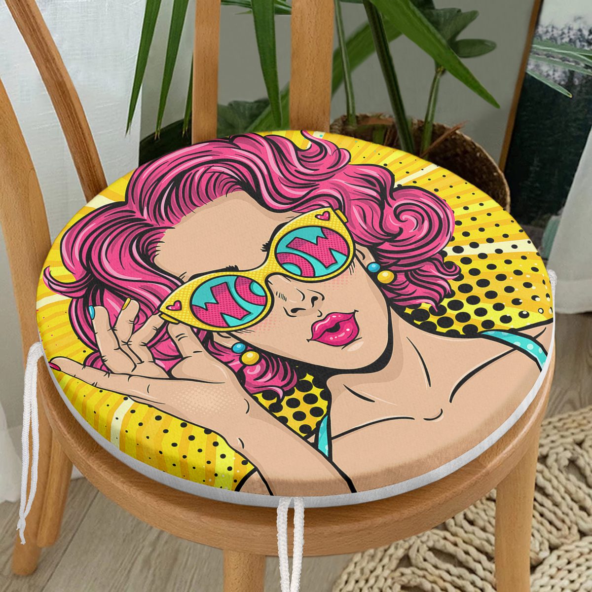 Sarı Zeminli Pop Art Girl Desenli Yuvarlak Fermuarlı Sandalye Minderi Realhomes