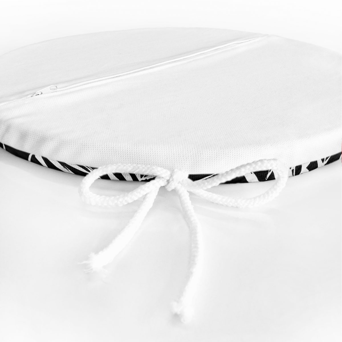 Siyah Zeminde Beyaz Yaprak Tasarımlı Dijital Baskılı Yuvarlak Fermuarlı Sandalye Minderi Realhomes