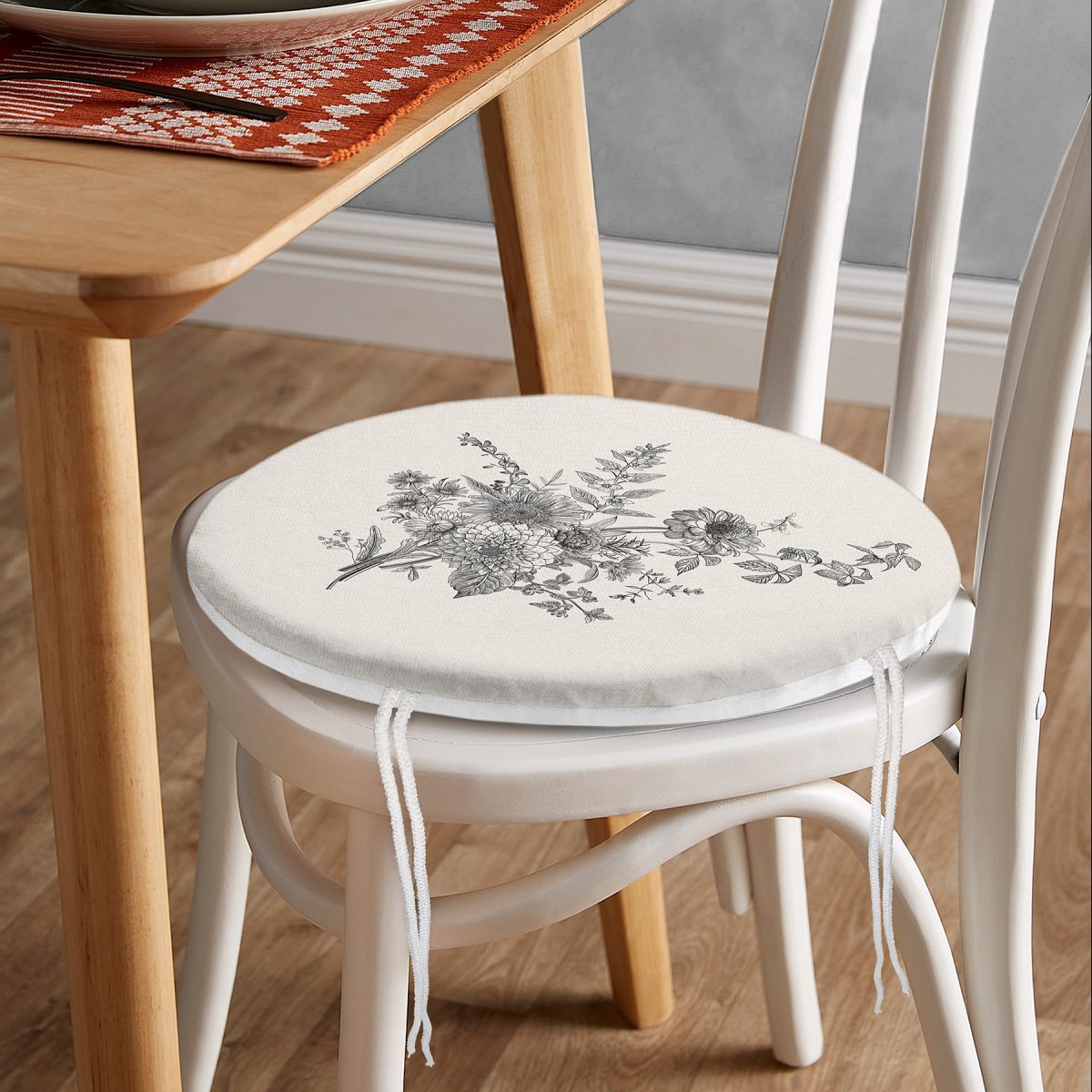 Pastel Zemin Üzerinde Çiçek Desenli Dijital Baskılı Modern Yuvarlak Fermuarlı Sandalye Minderi Realhomes