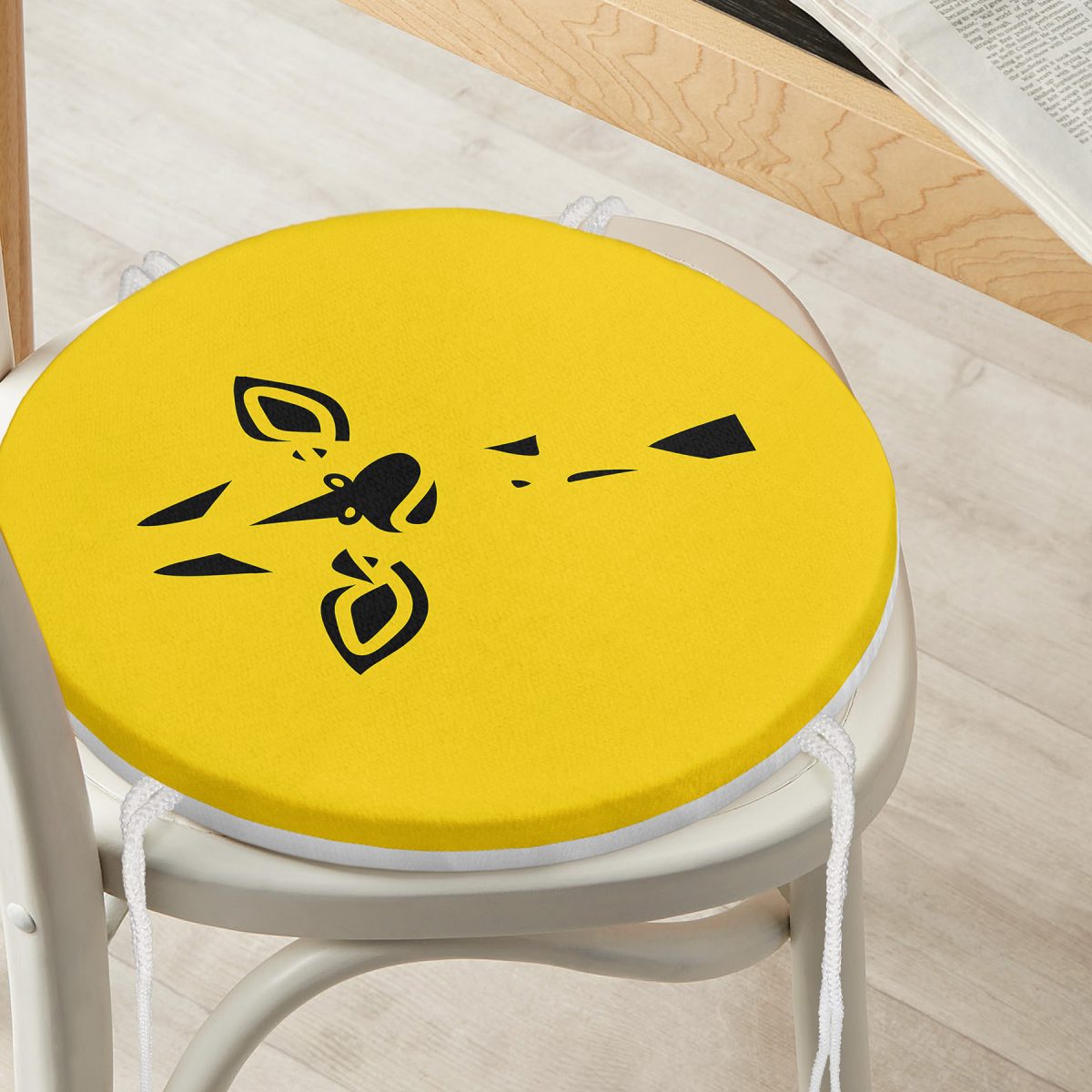 Renkli Zemin Üzerinde Onedraw Çizimli Zürafa Silüeti Dijital Baskılı Modern Yuvarlak Fermuarlı Sandalye Minderi Realhomes