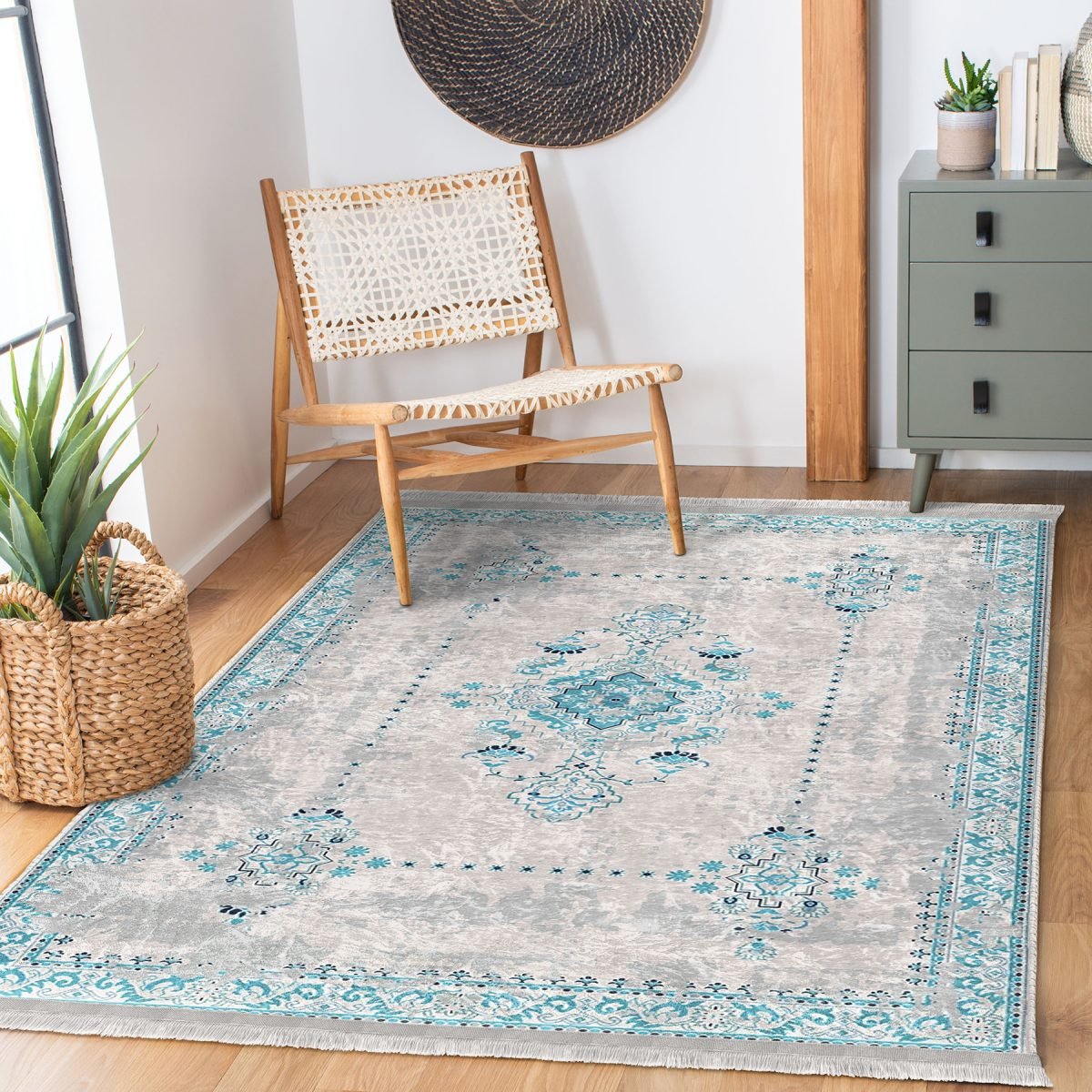 Gri - Mavi Zeminde Retro Motifli Kilim Desenli Avangarde Etnik Motifler Salon & Oturma Odası Dış Mekan & Outdoor Dijital Baskılı Makinede Yıkanabilir Kaymaz Taban Saçaklı Halı Realhomes