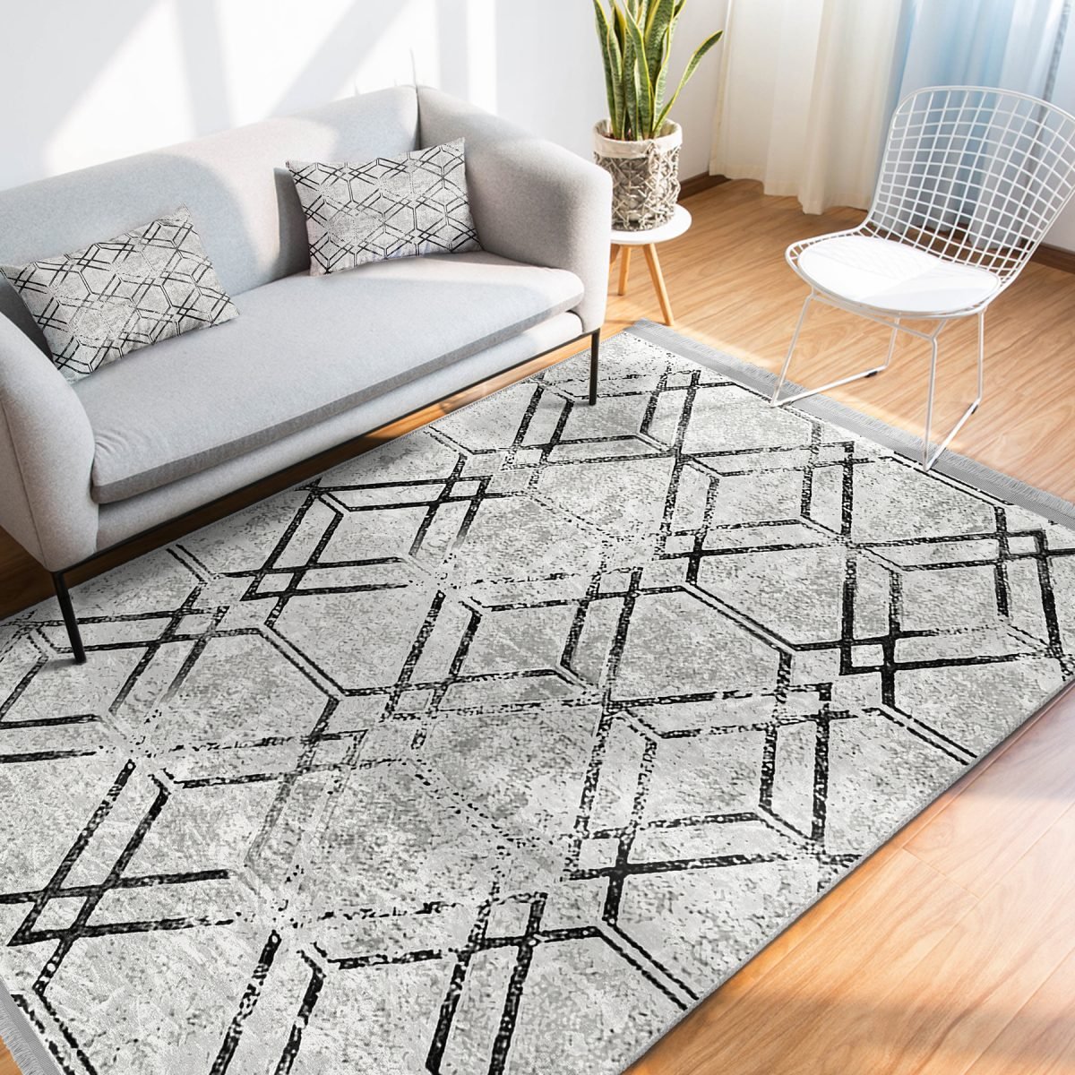 Siyah - Gri Zeminde Geometrik Motifli Kilim Desenli Geometrik Sade & Şık Salon & Oturma Odası Koridor & Antre Dijital Baskılı Makinede Yıkanabilir Kaymaz Taban Saçaklı Halı Realhomes