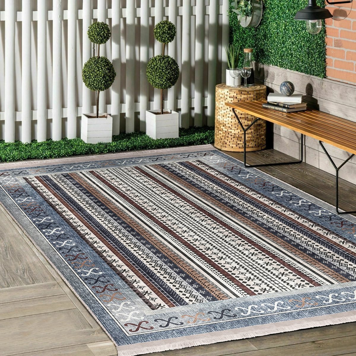 Mavi Zeminde Kilim Motifli Hereke Desenli Etnik Motifler Avangarde Salon & Oturma Odası Yatak Odası Dijital Baskılı Makinede Yıkanabilir Kaymaz Taban Saçaklı Halı Realhomes