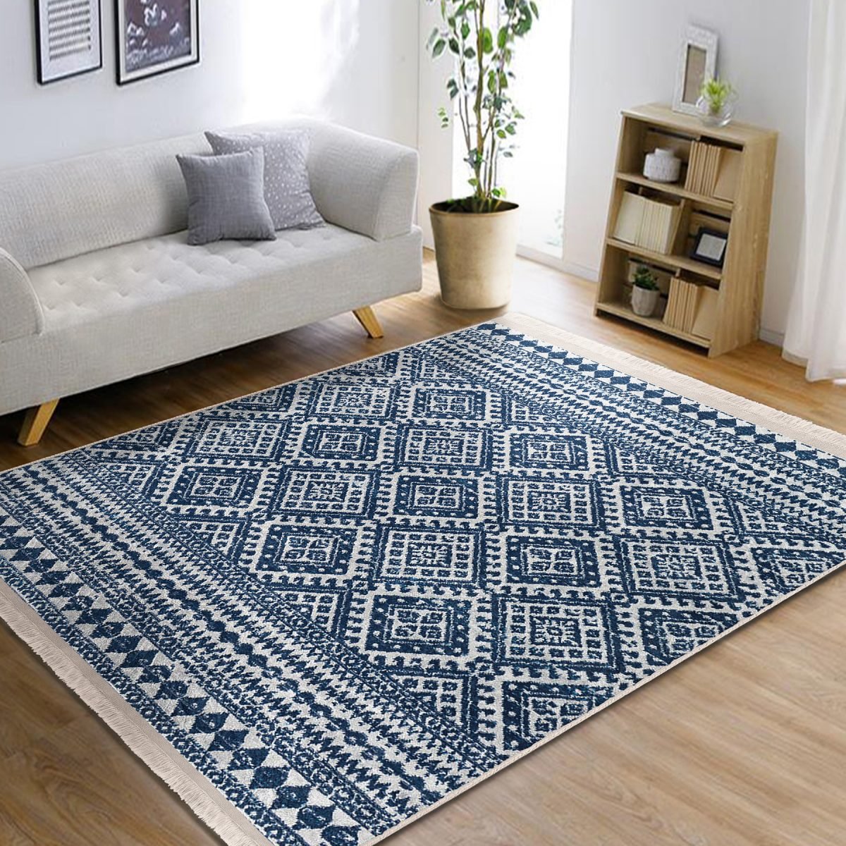 Lacivert Zeminde Geleneksel Motifli Kilim Desenli Geometrik Etnik Motifler Koridor & Antre Salon & Oturma Odası Dijital Baskılı Makinede Yıkanabilir Kaymaz Taban Saçaklı Halı Realhomes