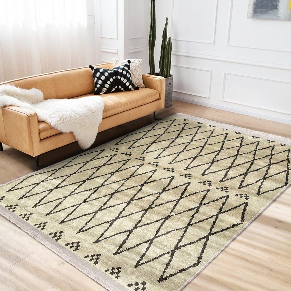 Krem - Siyah Zeminde Kilim Motifli Yöresel Desenli Geometrik Eskitme Motifli Koridor & Antre Salon & Oturma Odası Dijital Baskılı Makinede Yıkanabilir Kaymaz Taban Saçaklı Halı Realhomes