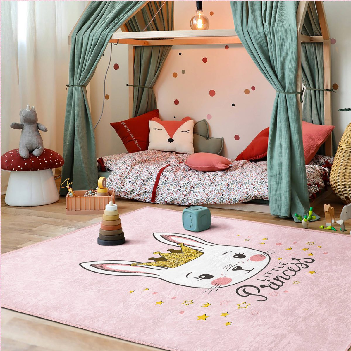 Pembe Zeminli Little Princess Desenli Çocuk & Genç Odası Makinede Yıkanabilir Kaymaz Tabanlı Pamuk Tabanlı Özel Ölçü Leke Tutmaz Dikdörtgen Çocuk Halısı Realhomes