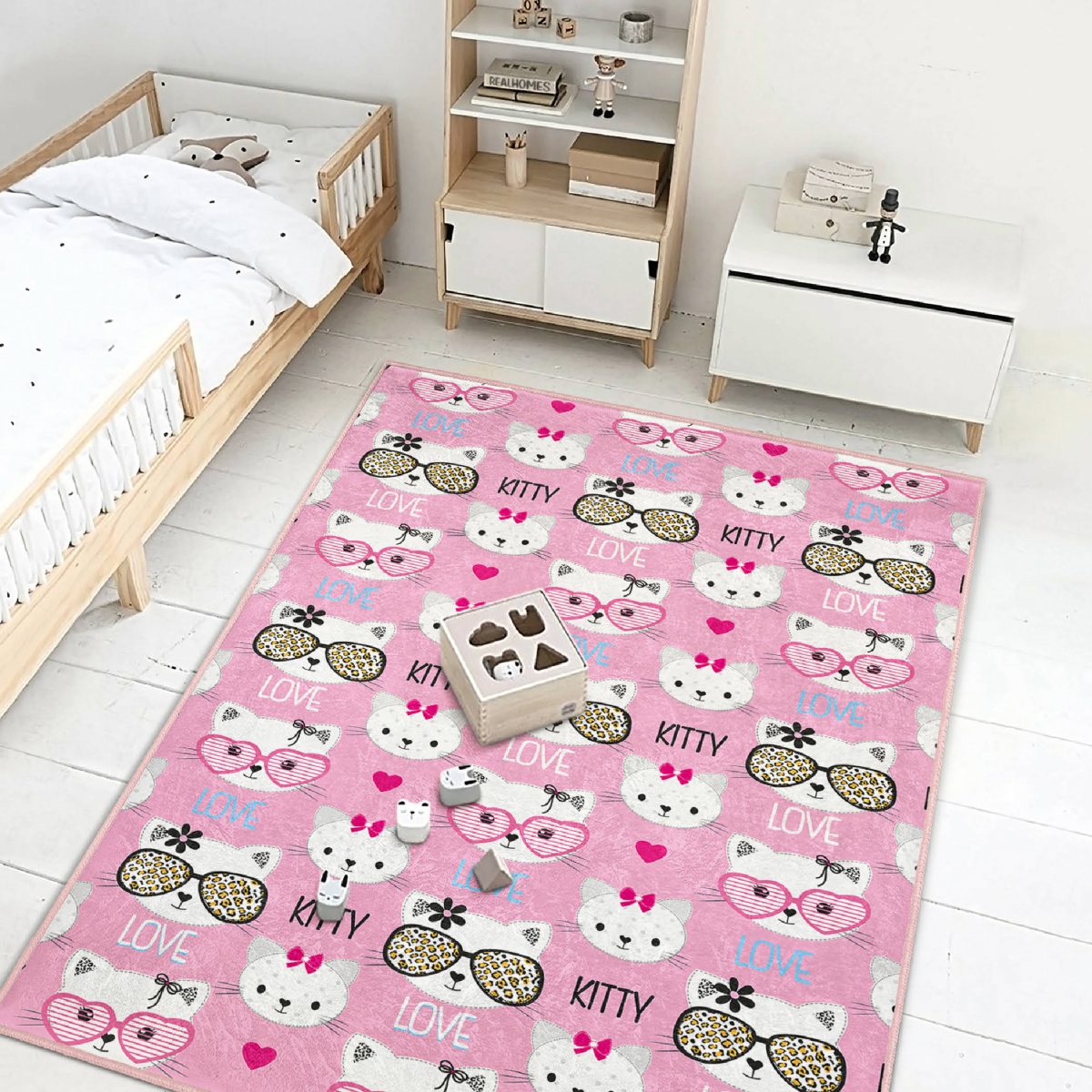 Hello Kitty Motifli Çocuk & Genç Odası Makinede Yıkanabilir Kaymaz Tabanlı Dikdörtgen Dekoratif Özel Ölçü Çocuk Halısı Realhomes